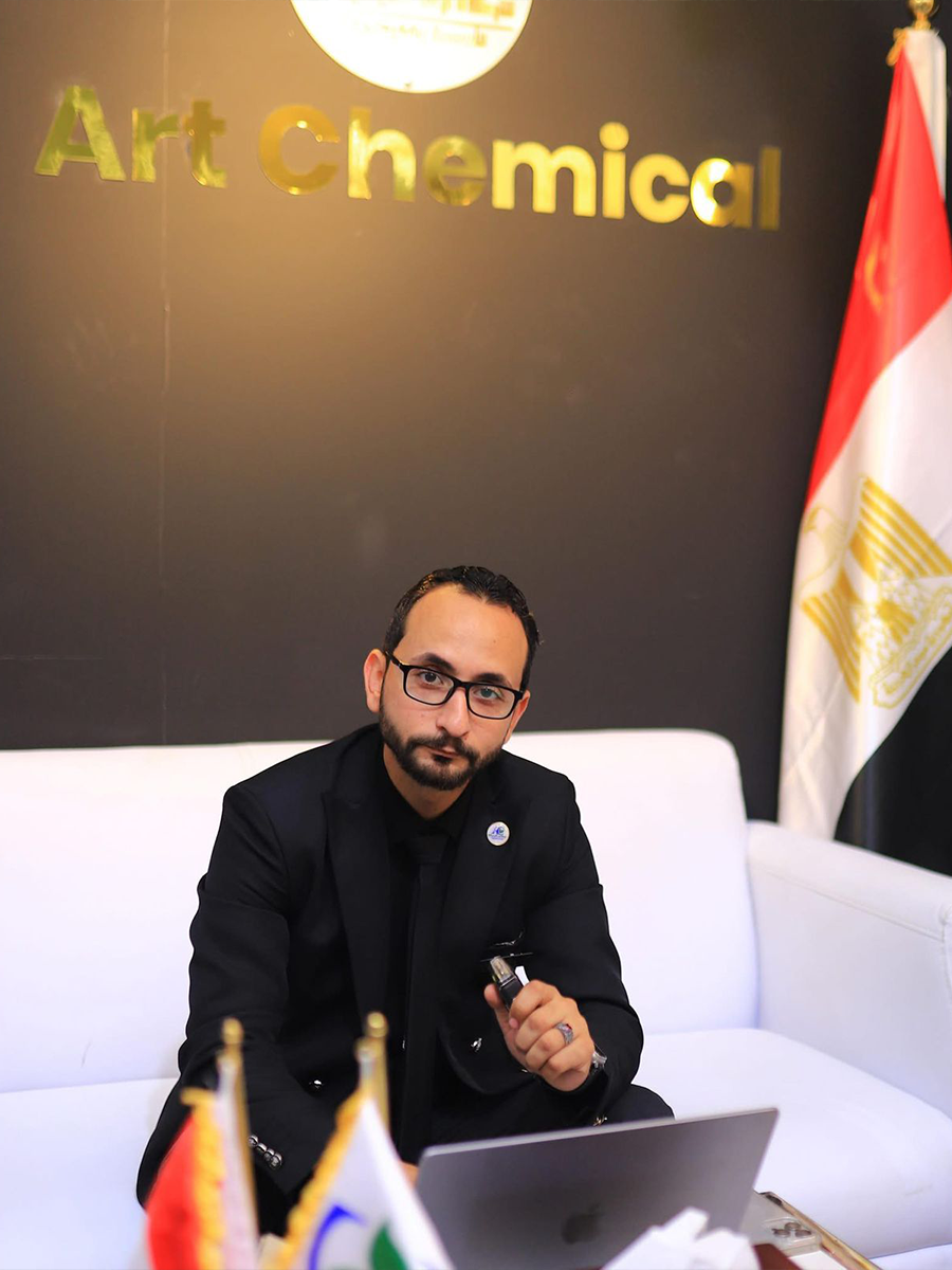 الاستاذ عمر الشاذلى